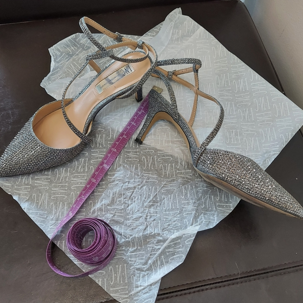 Women's Macy's size 7M I.N.C. international concepts 3" heal dressy pewter shoes